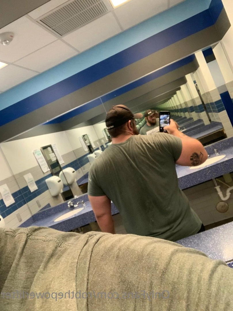 Rob [ robthepowerlifter ] Onlyfans leaked photo 5037506 on Hotleaks.tv