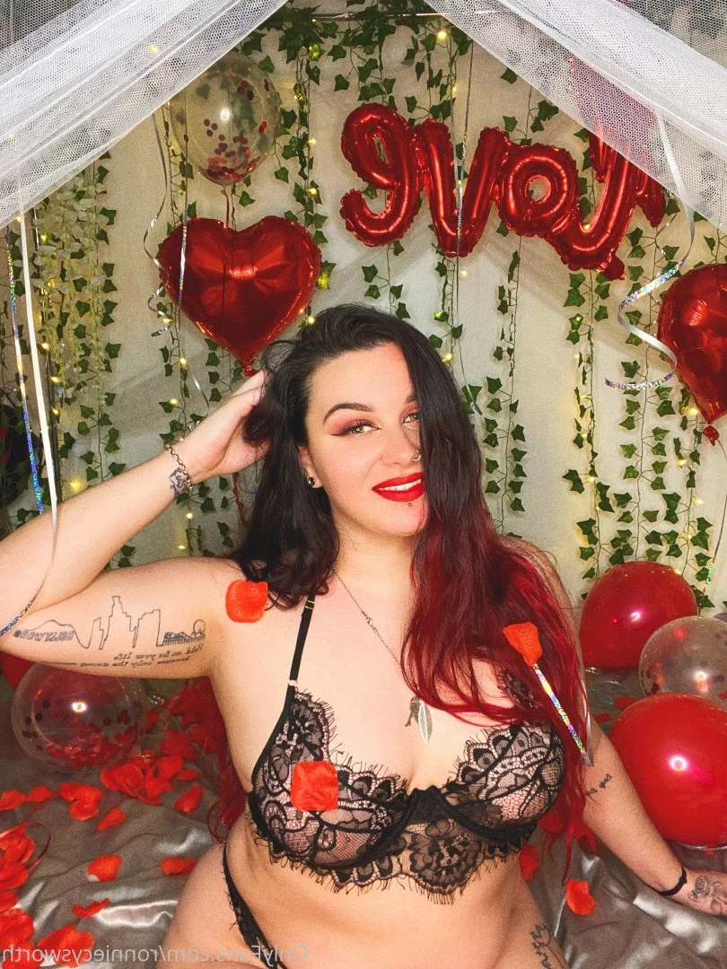 𝑅𝑜𝑛𝑛𝑖𝑒 💕 [ ronniecysworth ] Onlyfans leaked photo 5035023 on Hotleaks.tv