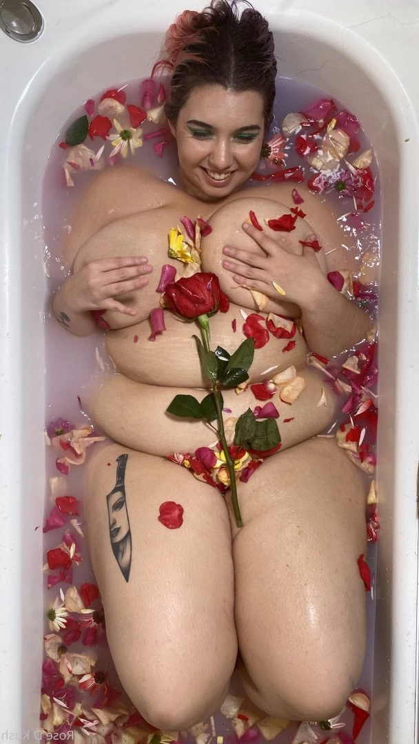 Rose D Kush💋 [ rose_d_kush ] Onlyfans leaked photo 5119673 on Hotleaks.tv