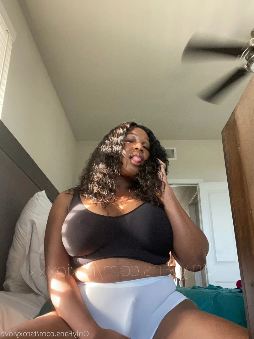 roxiexxx Onlyfans leaked photo 9312938 on Hotleaks.tv