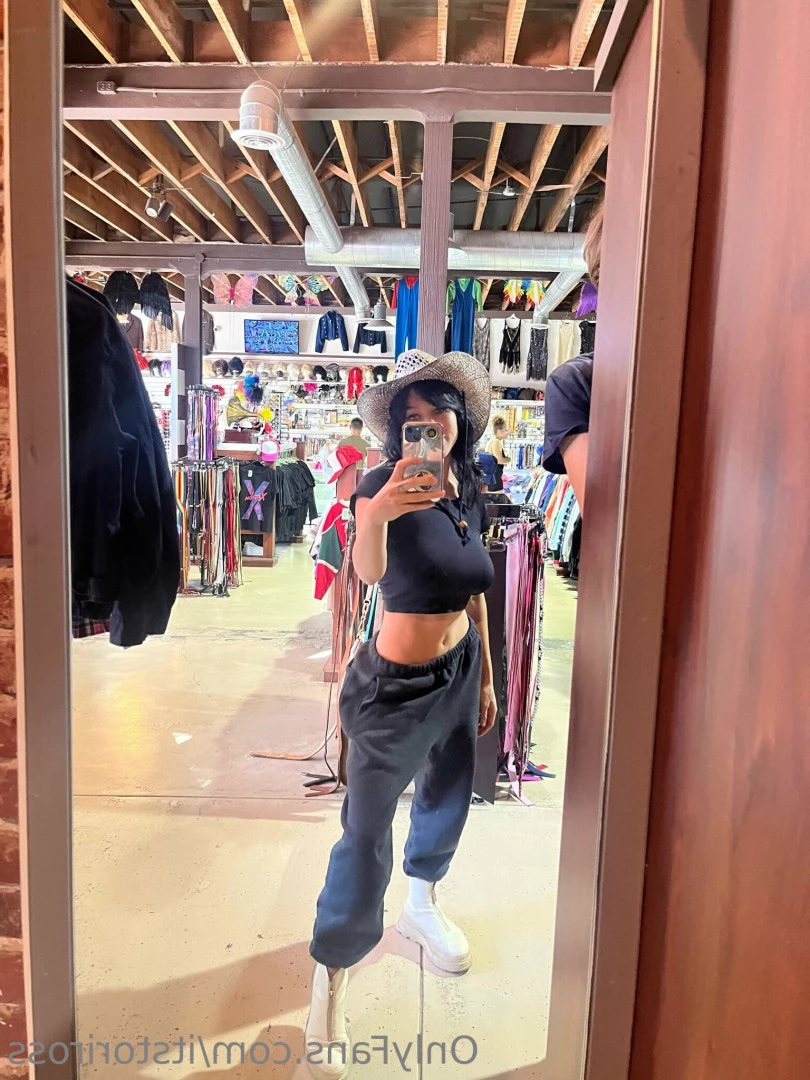 Tori [ itstoriross ] Onlyfans leaked photo 11526107 on Hotleaks.tv