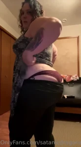 10561304