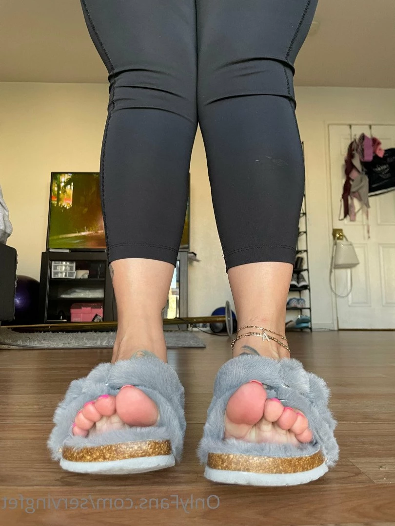 SERVINGBAREFEET [ servingfet ] Onlyfans leaked photo 5039551 on Hotleaks.tv