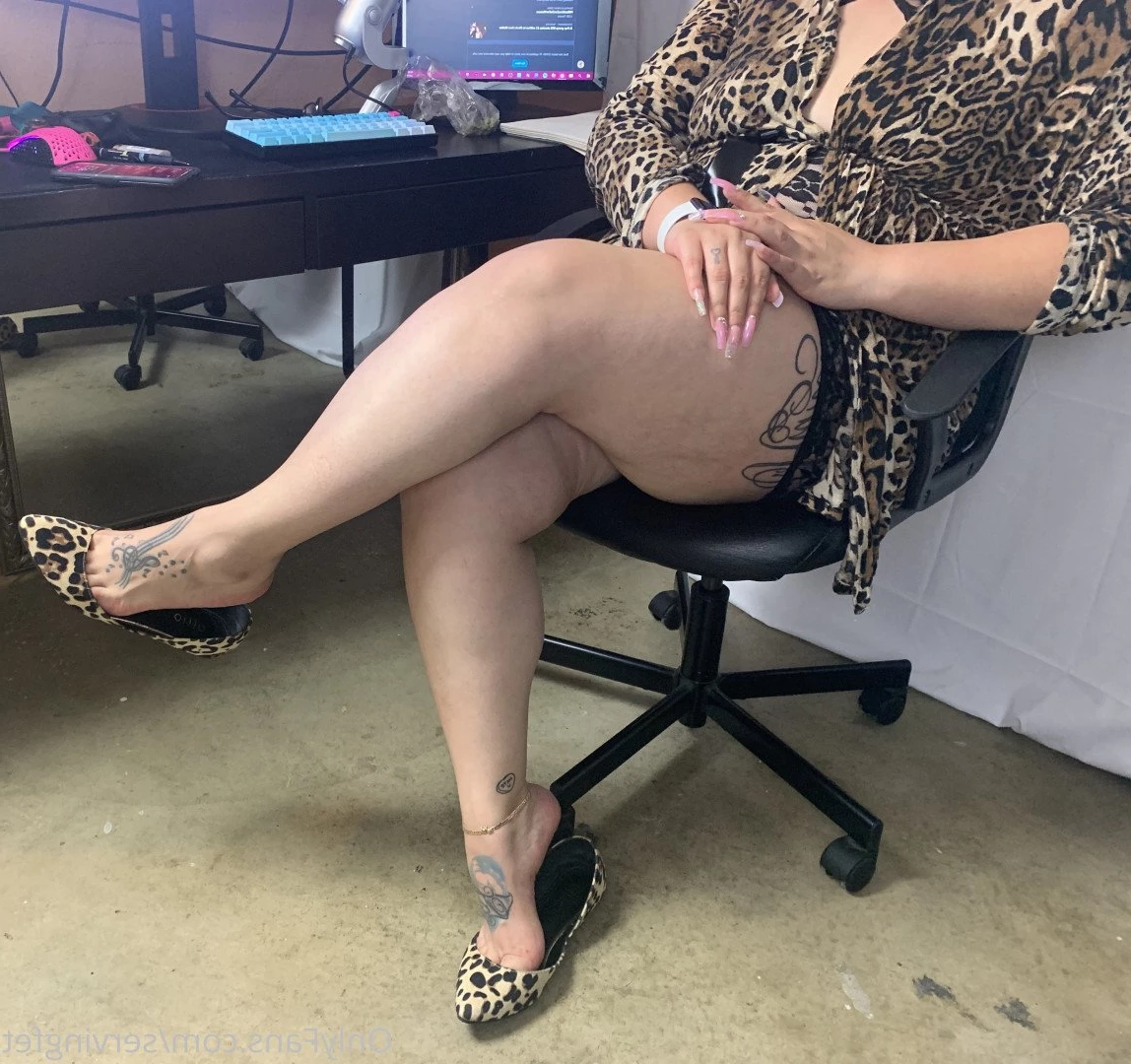 SERVINGBAREFEET [ servingfet ] Onlyfans leaked photo 5039586 on Hotleaks.tv