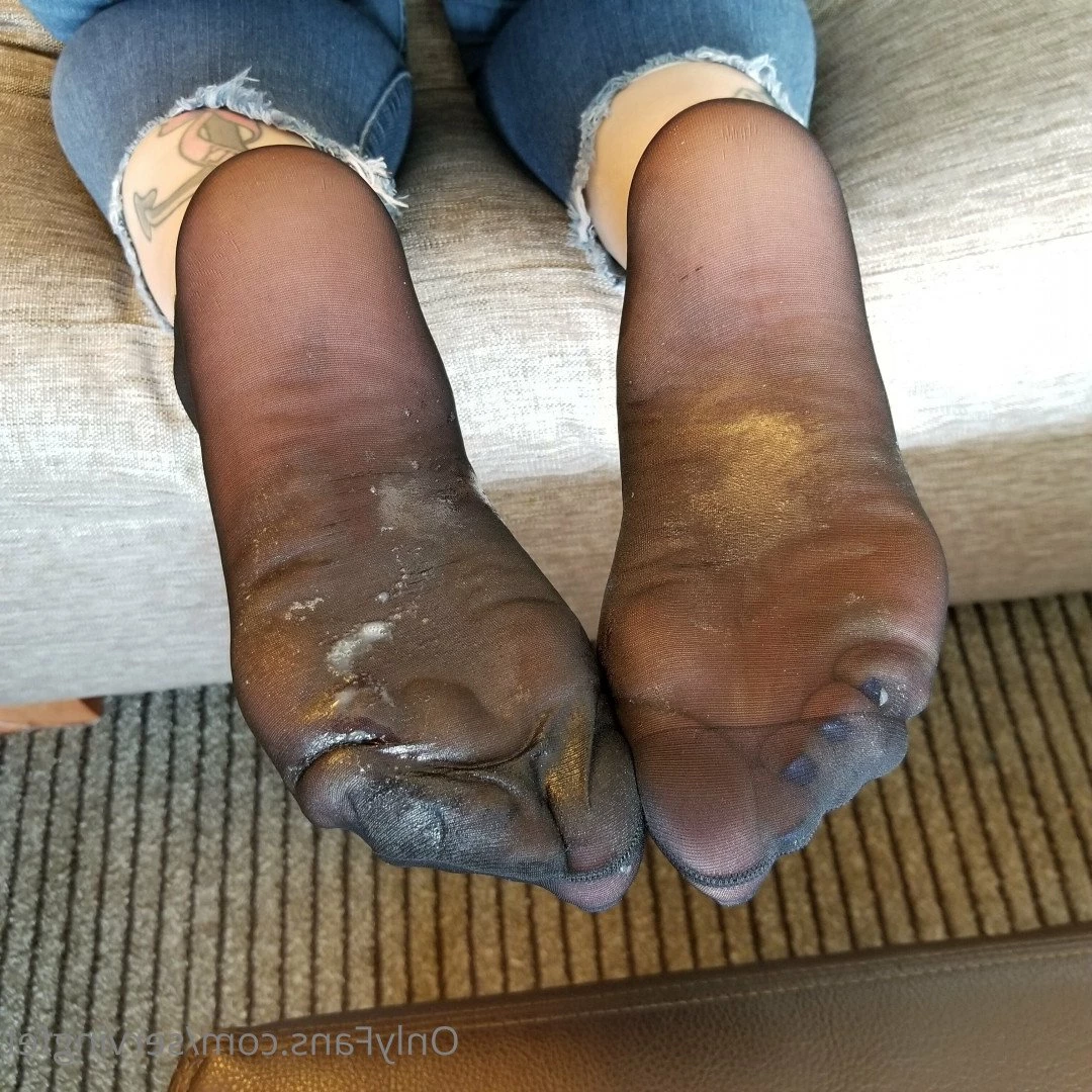 SERVINGBAREFEET [ servingfet ] Onlyfans leaked photo 5039653 on Hotleaks.tv