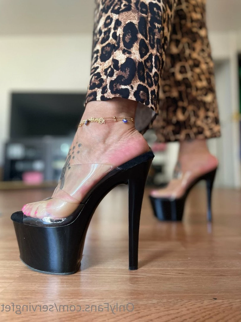 SERVINGBAREFEET [ servingfet ] Onlyfans leaked photo 5039993 on Hotleaks.tv