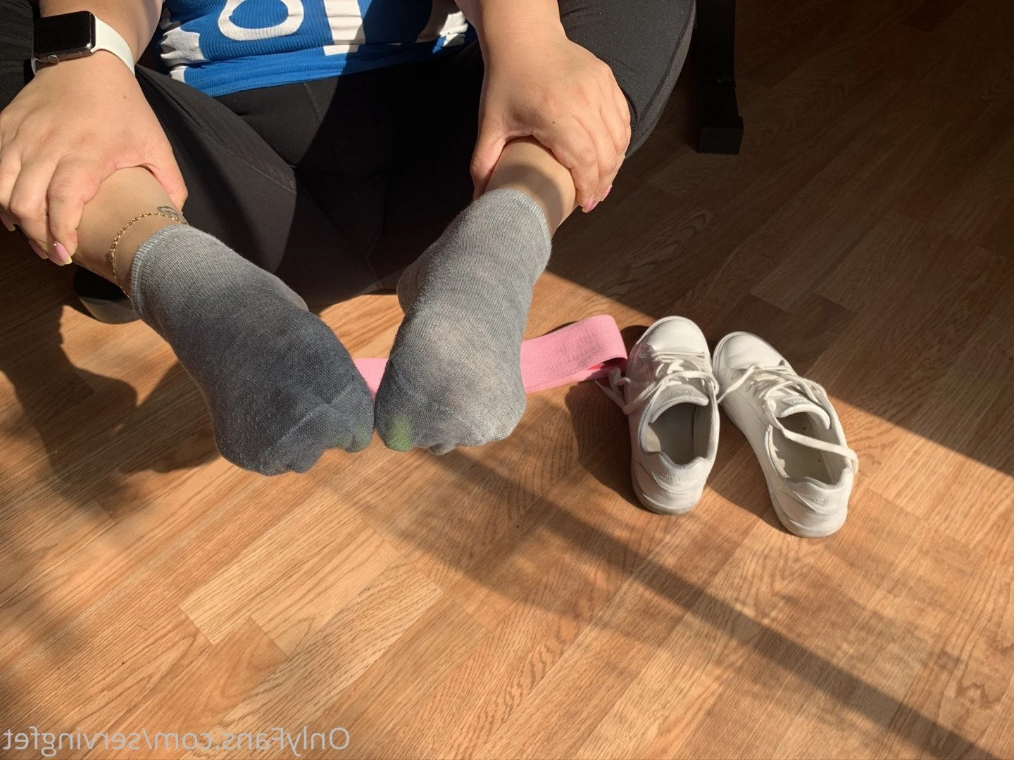 SERVINGBAREFEET [ servingfet ] Onlyfans leaked photo 5040023 on Hotleaks.tv