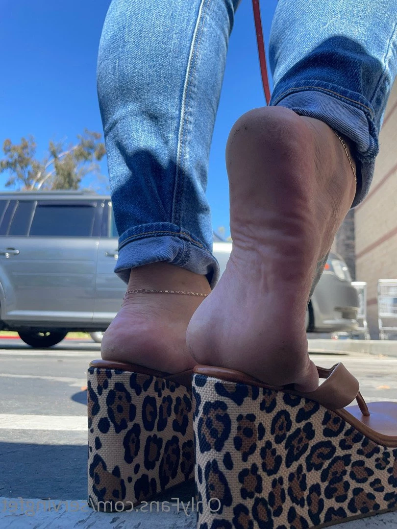SERVINGBAREFEET [ servingfet ] Onlyfans leaked photo 5040092 on Hotleaks.tv