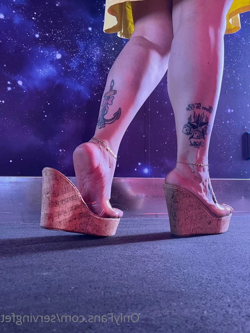 SERVINGBAREFEET [ servingfet ] Onlyfans leaked photo 5040143 on Hotleaks.tv