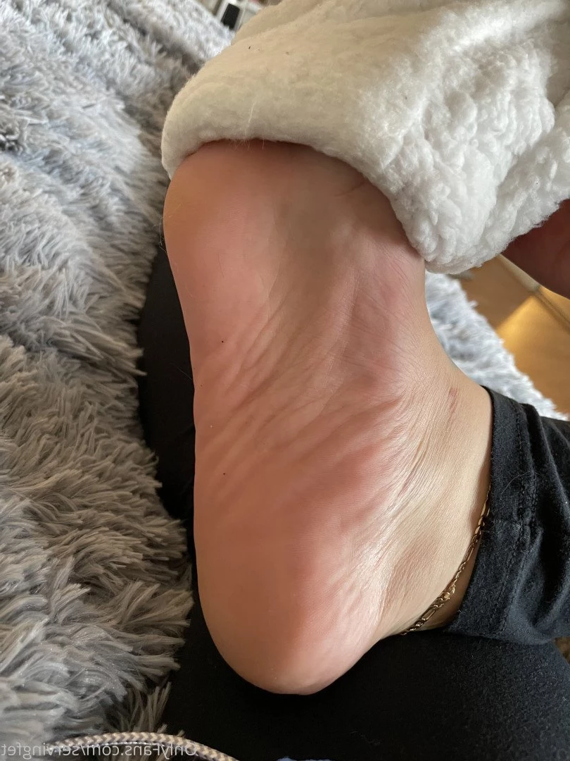 SERVINGBAREFEET [ servingfet ] Onlyfans leaked photo 5040954 on Hotleaks.tv