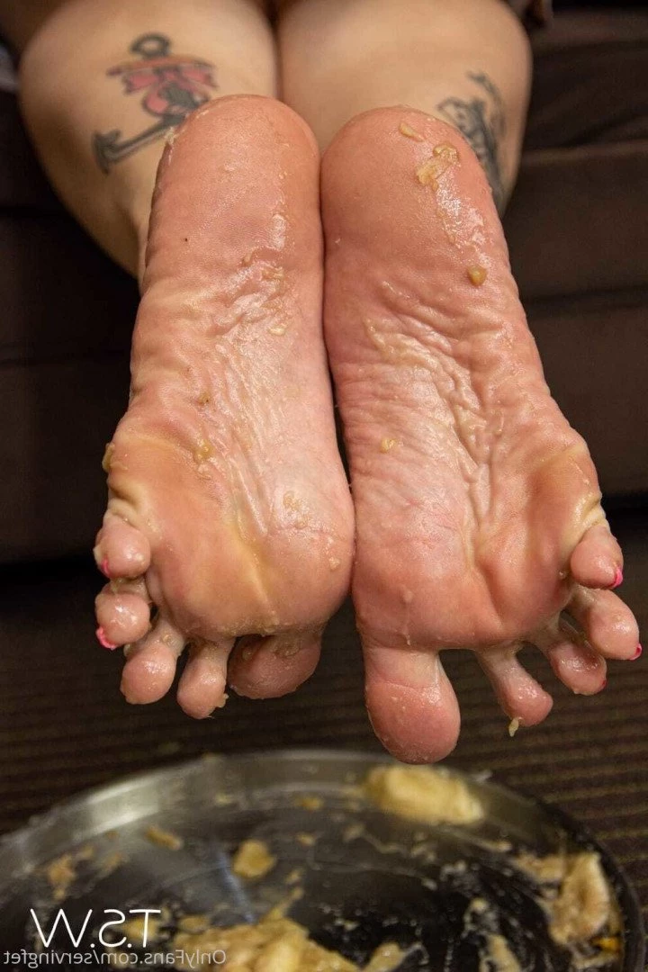 SERVINGBAREFEET [ servingfet ] Onlyfans leaked photo 5042012 on Hotleaks.tv