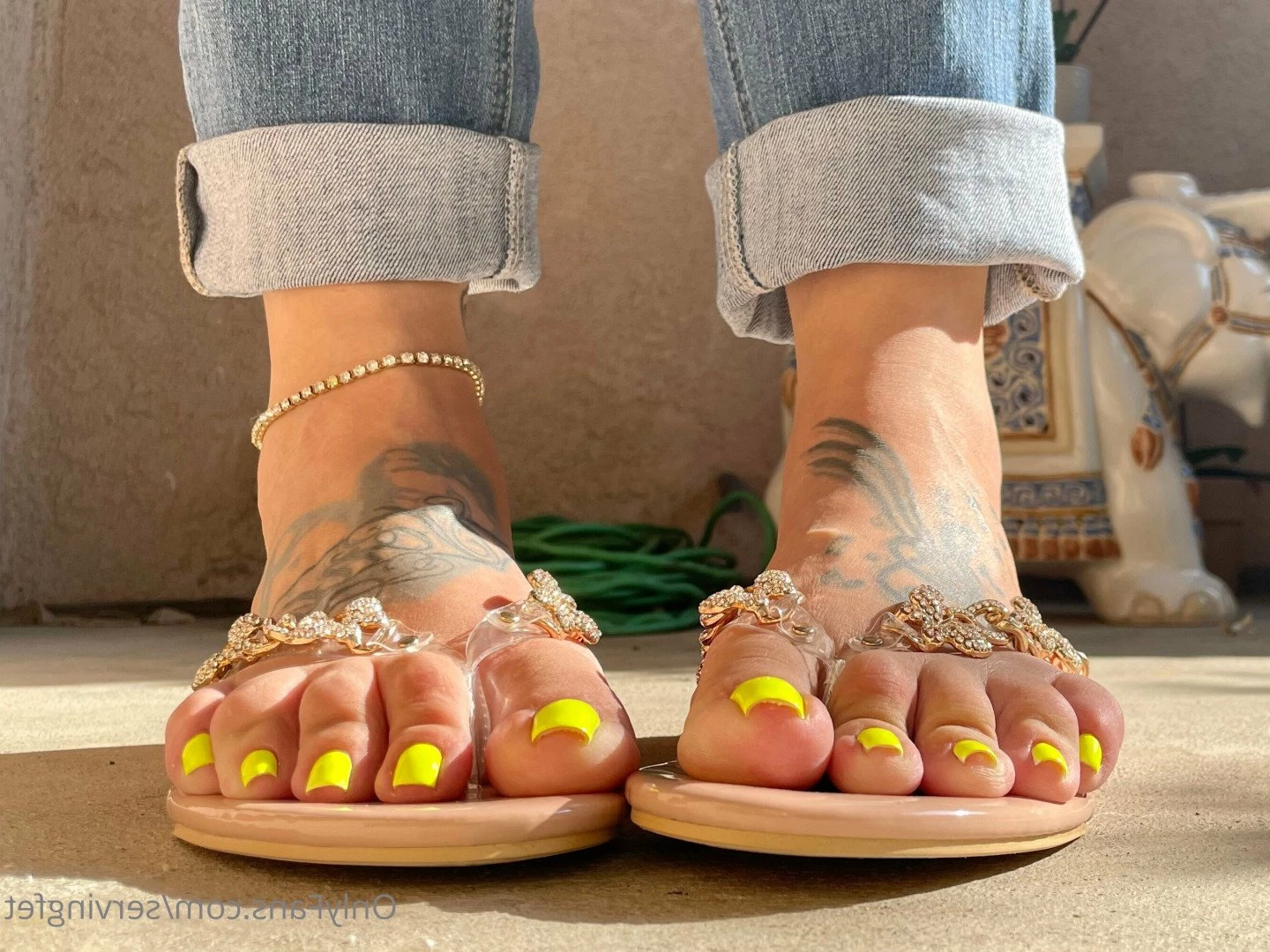 SERVINGBAREFEET [ servingfet ] Onlyfans leaked photo 5042301 on Hotleaks.tv