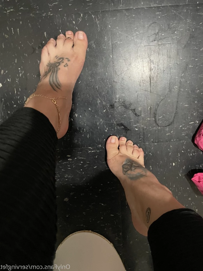 SERVINGBAREFEET [ servingfet ] Onlyfans leaked photo 5043723 on Hotleaks.tv