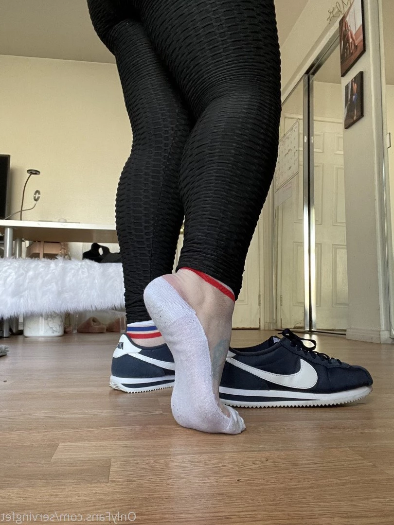 SERVINGBAREFEET [ servingfet ] Onlyfans leaked photo 5044233 on Hotleaks.tv