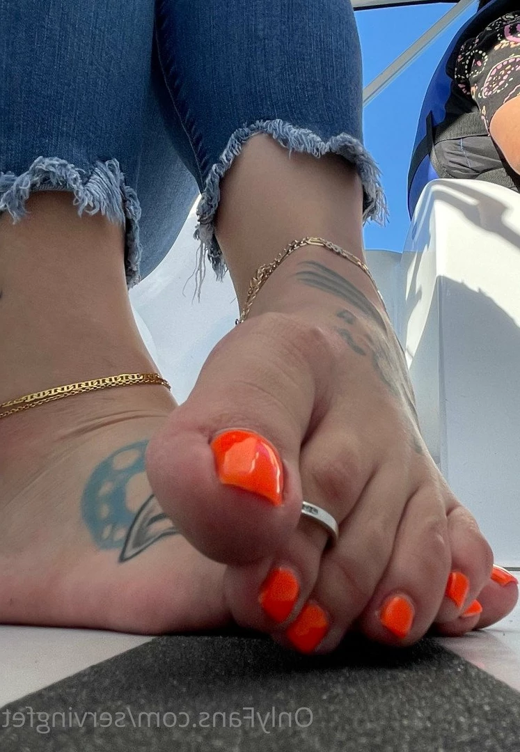 SERVINGBAREFEET [ servingfet ] Onlyfans leaked photo 5045037 on Hotleaks.tv
