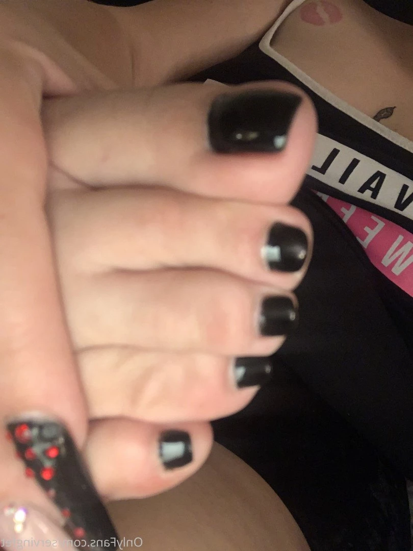 SERVINGBAREFEET [ servingfet ] Onlyfans leaked photo 5045237 on Hotleaks.tv