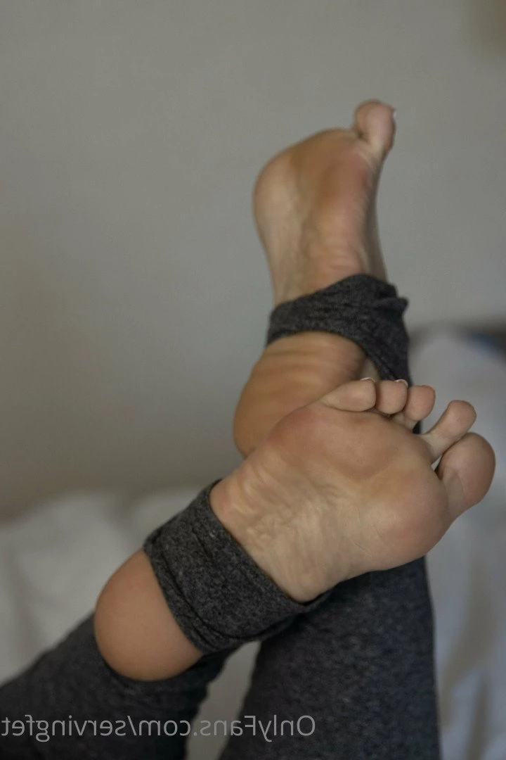 SERVINGBAREFEET [ servingfet ] Onlyfans leaked photo 5045405 on Hotleaks.tv