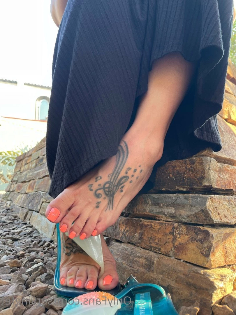 SERVINGBAREFEET [ servingfet ] Onlyfans leaked photo 5045554 on Hotleaks.tv