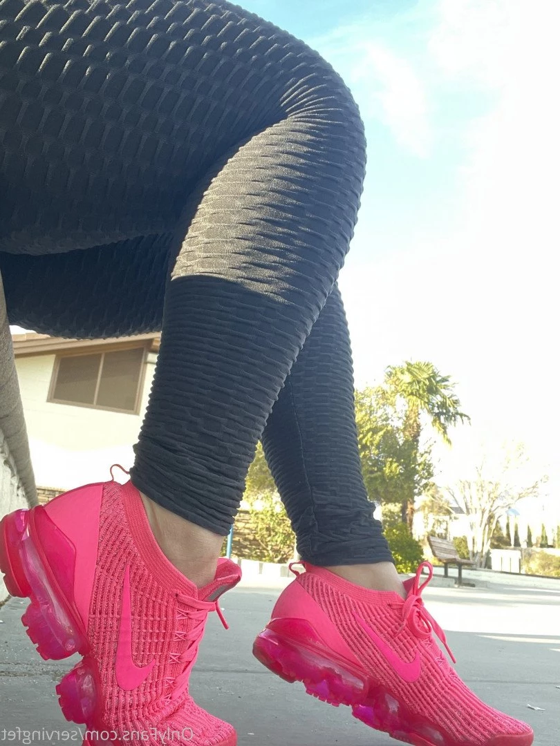 SERVINGBAREFEET [ servingfet ] Onlyfans leaked photo 5045947 on Hotleaks.tv