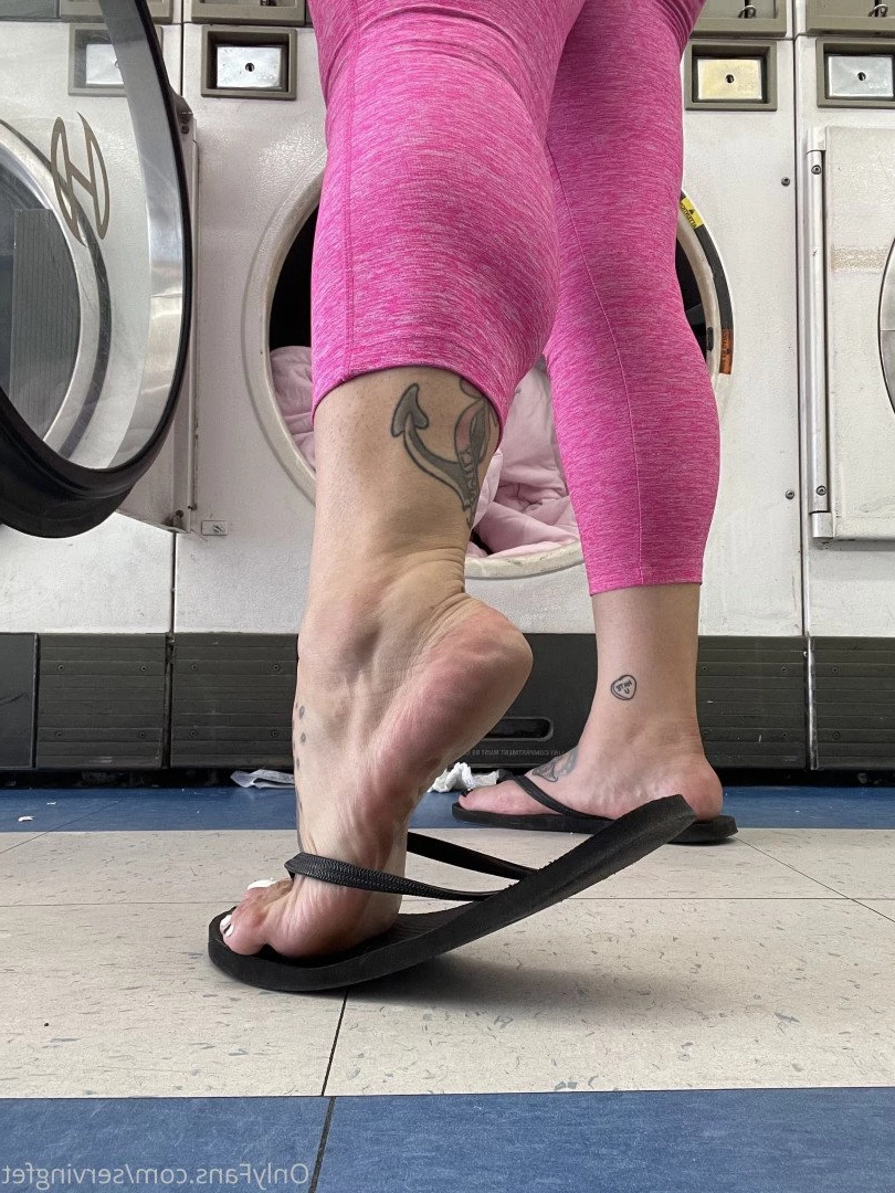 SERVINGBAREFEET [ servingfet ] Onlyfans leaked photo 5046202 on Hotleaks.tv