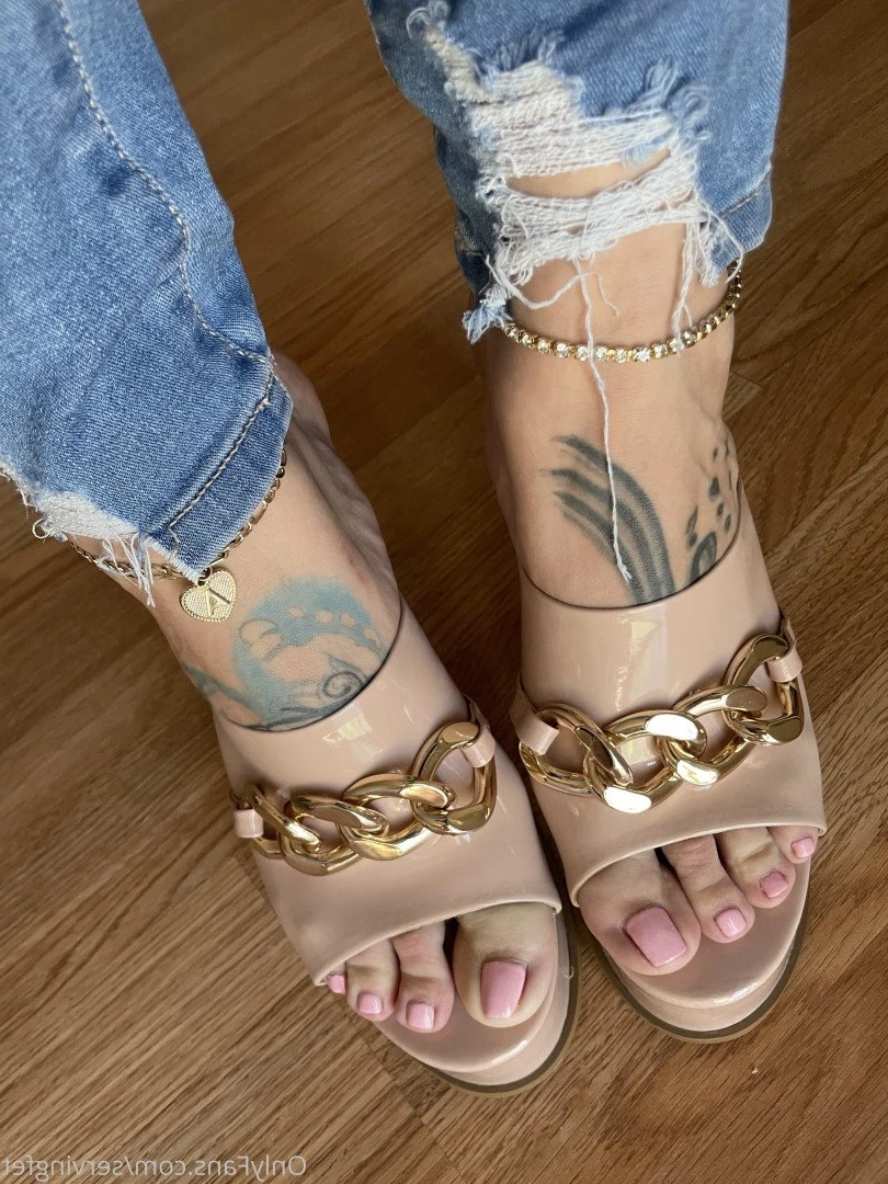 SERVINGBAREFEET [ servingfet ] Onlyfans leaked photo 5046221 on Hotleaks.tv