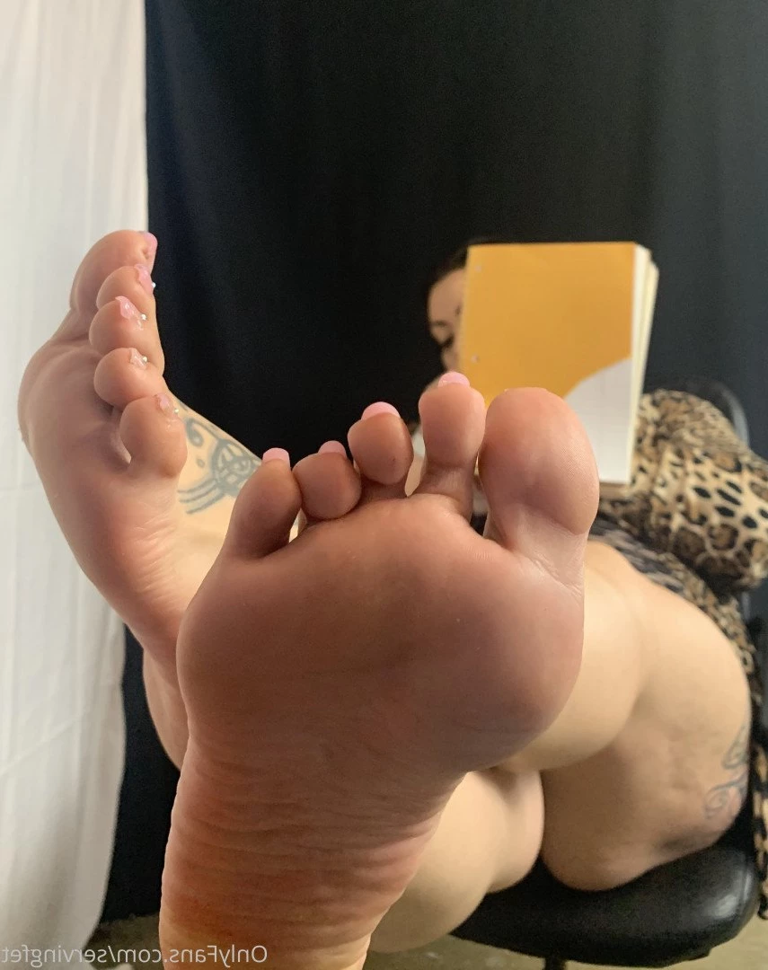 SERVINGBAREFEET [ servingfet ] Onlyfans leaked photo 5046473 on Hotleaks.tv
