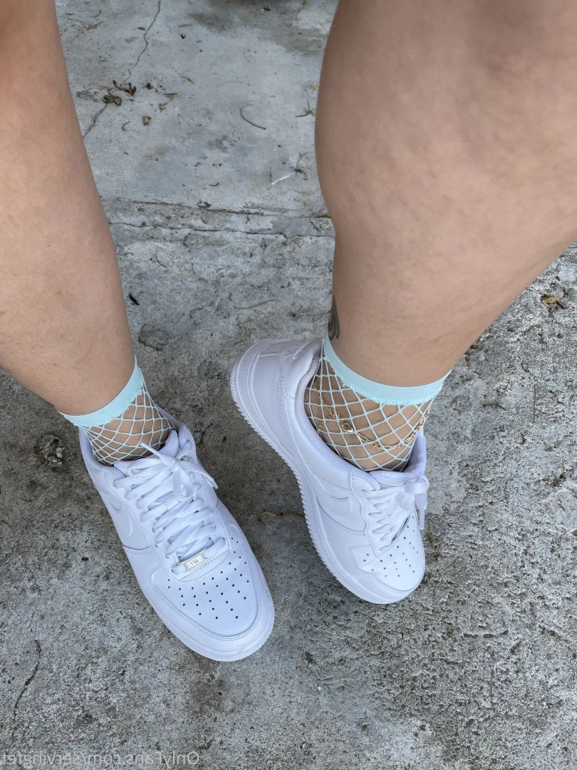 SERVINGBAREFEET [ servingfet ] Onlyfans leaked photo 5046626 on Hotleaks.tv