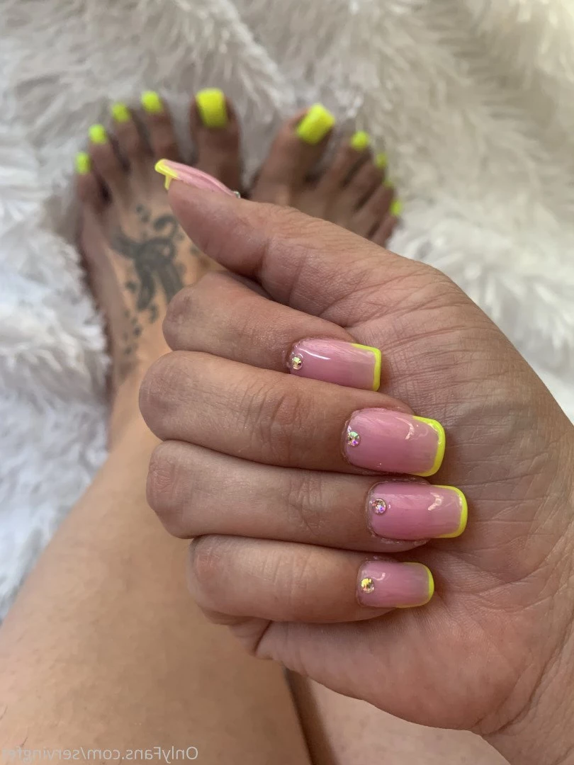 SERVINGBAREFEET [ servingfet ] Onlyfans leaked photo 5046922 on Hotleaks.tv