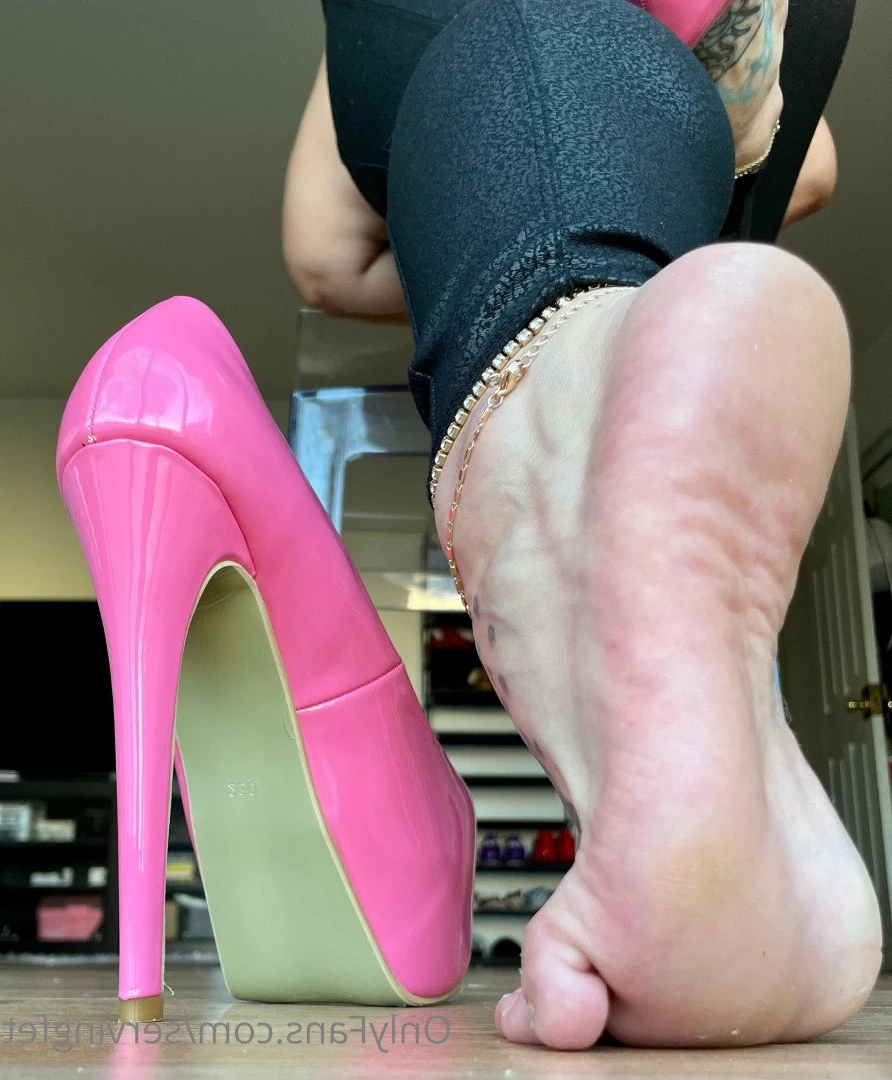 SERVINGBAREFEET [ servingfet ] Onlyfans leaked photo 5047160 on Hotleaks.tv