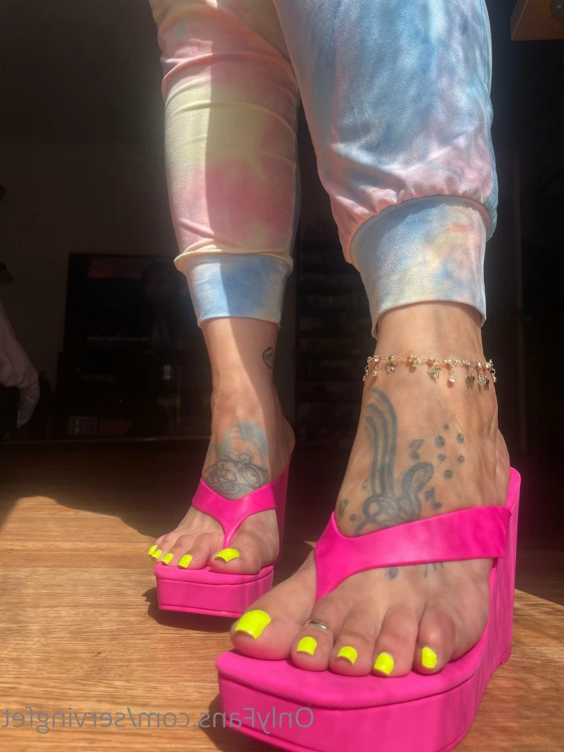 SERVINGBAREFEET [ servingfet ] Onlyfans leaked photo 5047296 on Hotleaks.tv