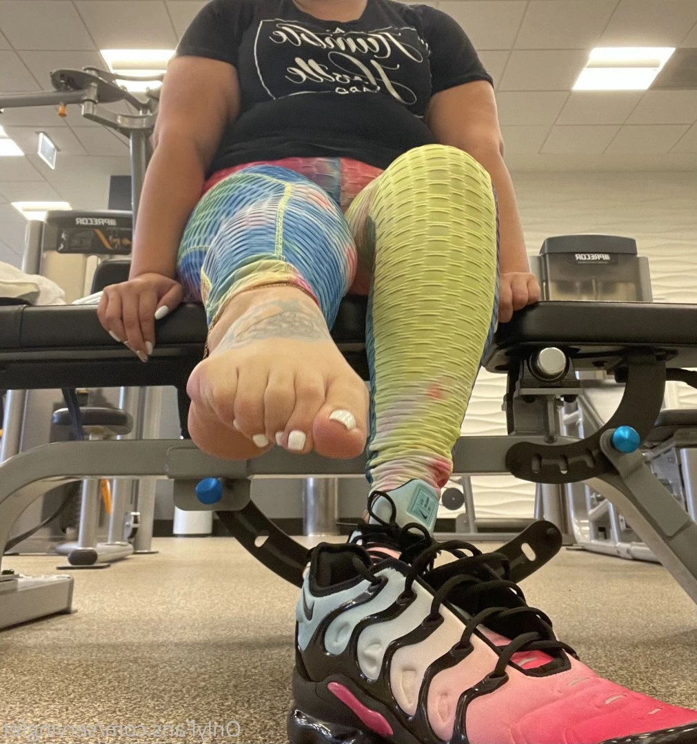 SERVINGBAREFEET [ servingfet ] Onlyfans leaked photo 5048453 on Hotleaks.tv