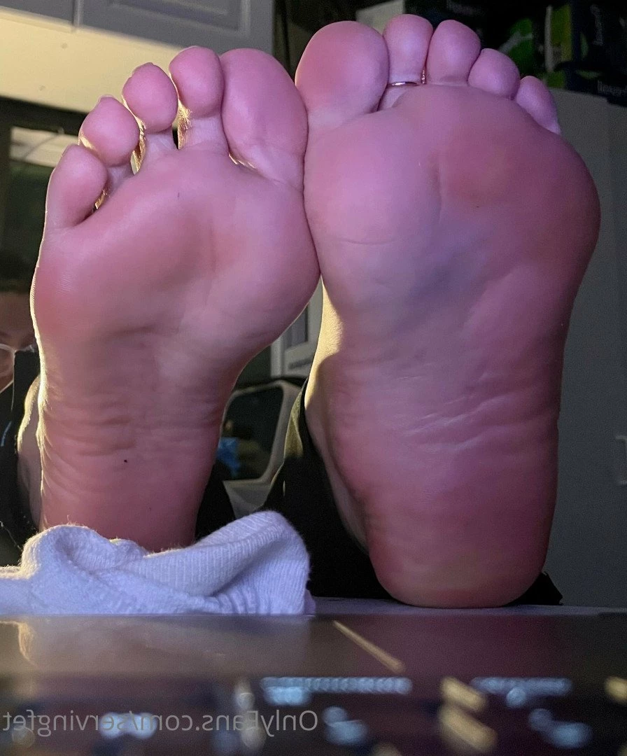 SERVINGBAREFEET [ servingfet ] Onlyfans leaked photo 5048514 on Hotleaks.tv