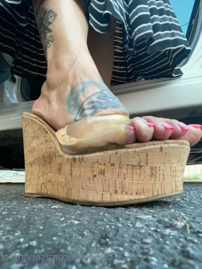 SERVINGBAREFEET [ servingfet ] Onlyfans leaked photo 5049333 on Hotleaks.tv