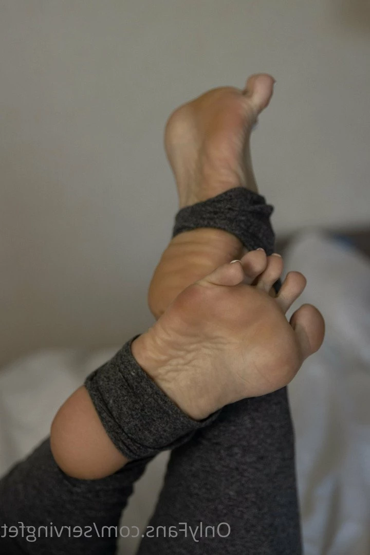SERVINGBAREFEET [ servingfet ] Onlyfans leaked photo 5049516 on Hotleaks.tv