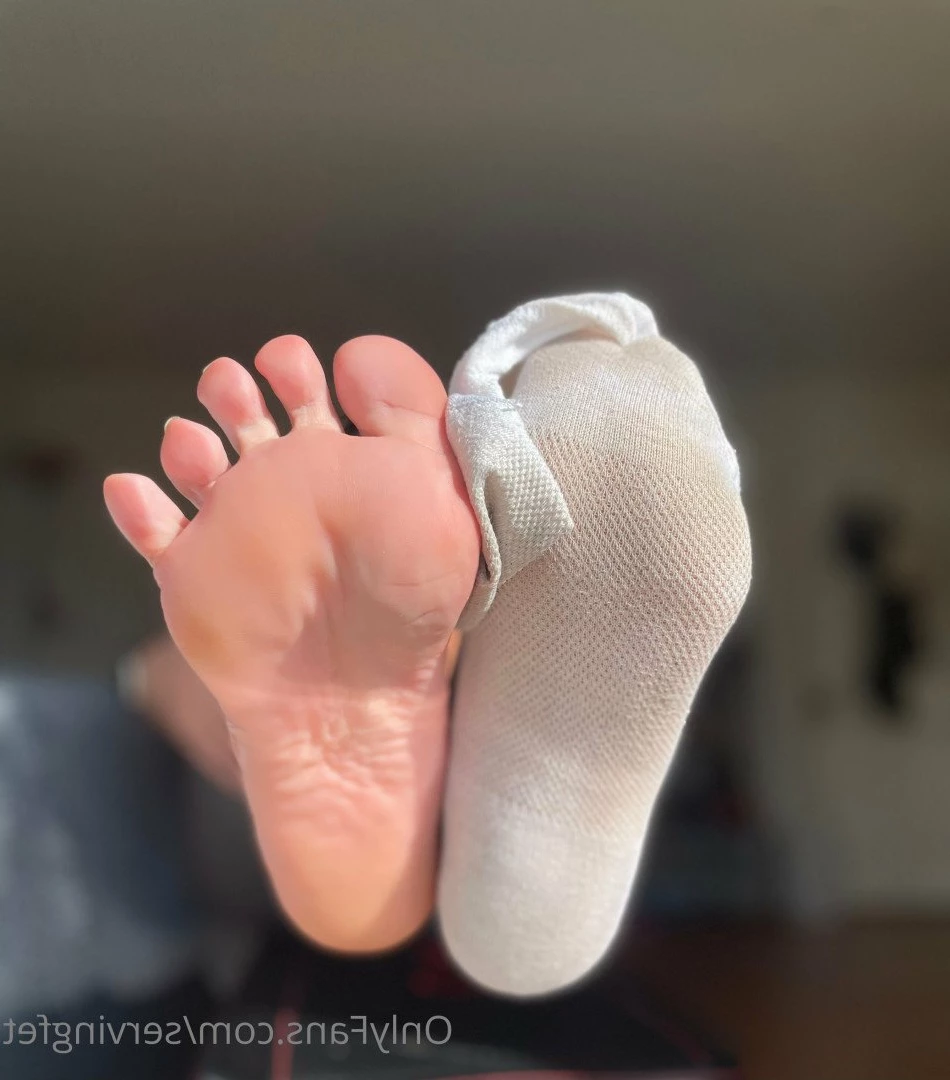 SERVINGBAREFEET [ servingfet ] Onlyfans leaked photo 5049995 on Hotleaks.tv