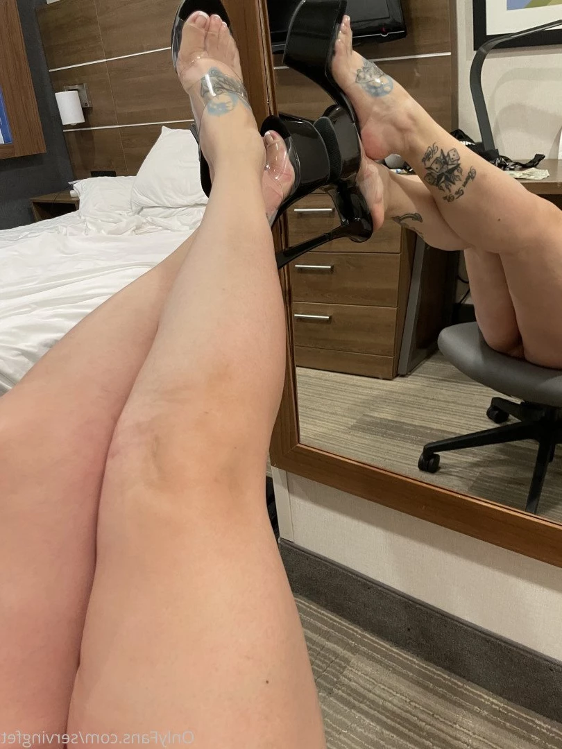 SERVINGBAREFEET [ servingfet ] Onlyfans leaked photo 5051458 on Hotleaks.tv