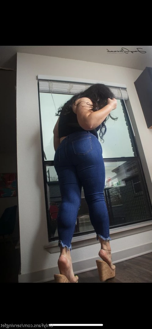 SERVINGBAREFEET [ servingfet ] Onlyfans leaked photo 5051563 on Hotleaks.tv