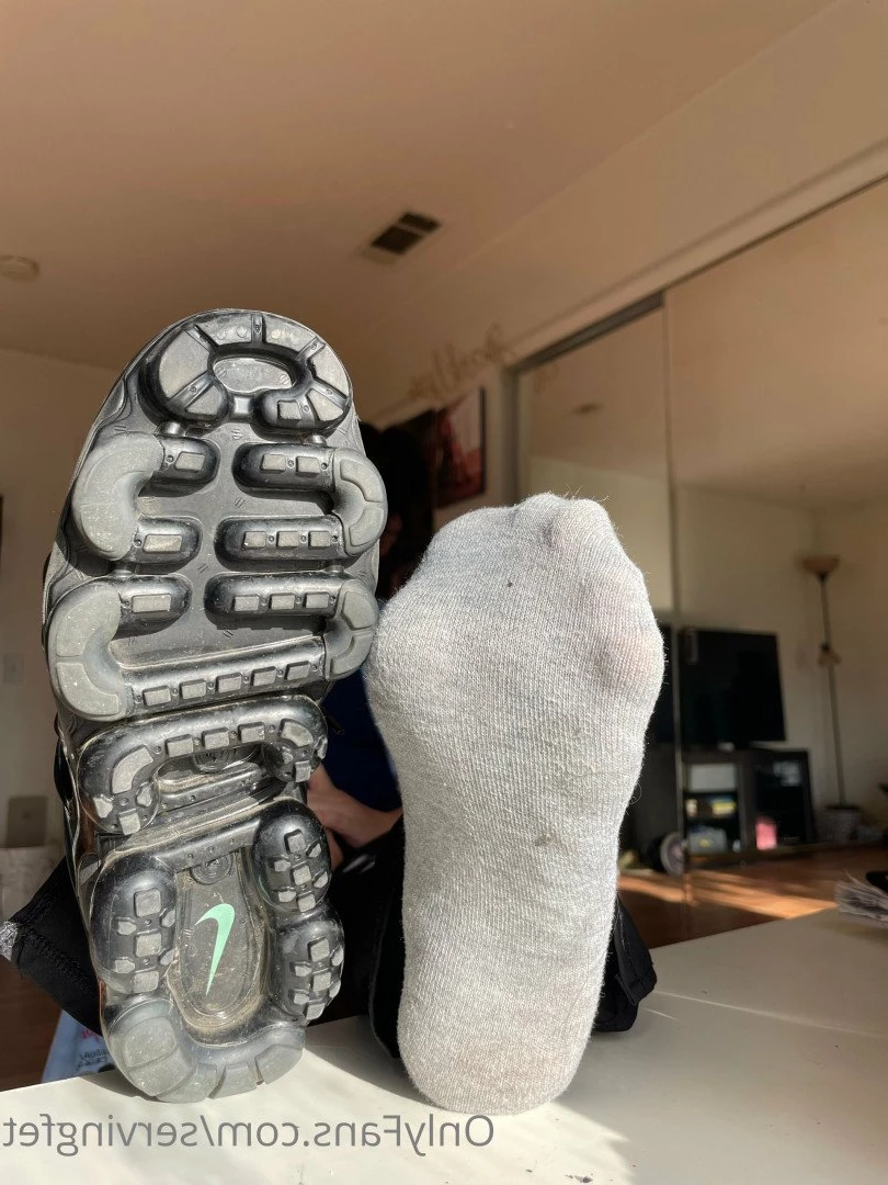 SERVINGBAREFEET [ servingfet ] Onlyfans leaked photo 5051679 on Hotleaks.tv