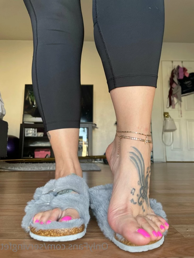 SERVINGBAREFEET [ servingfet ] Onlyfans leaked photo 5051715 on Hotleaks.tv