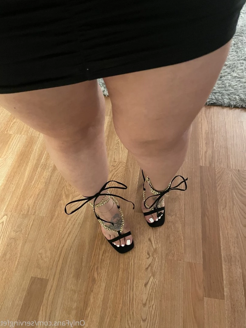 SERVINGBAREFEET [ servingfet ] Onlyfans leaked photo 5051763 on Hotleaks.tv