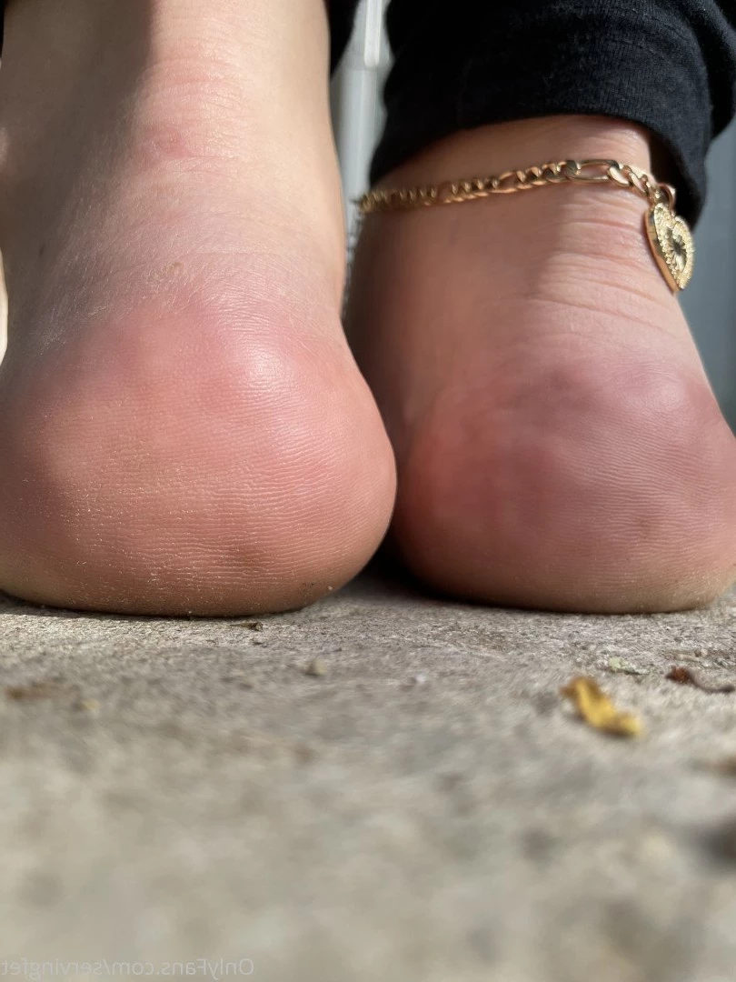 SERVINGBAREFEET [ servingfet ] Onlyfans leaked photo 5051778 on Hotleaks.tv