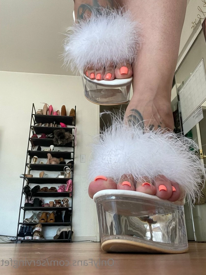 SERVINGBAREFEET [ servingfet ] Onlyfans leaked photo 5051851 on Hotleaks.tv