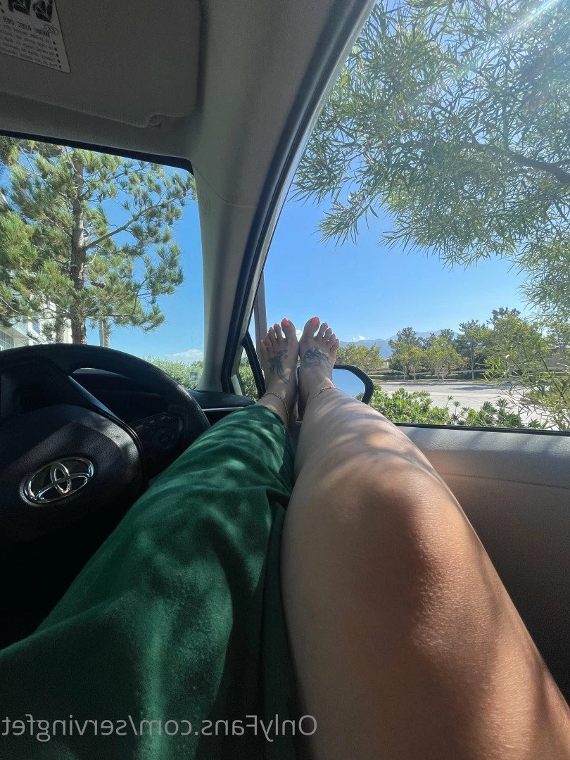 SERVINGBAREFEET [ servingfet ] Onlyfans leaked photo 5051949 on Hotleaks.tv