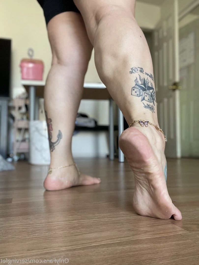 SERVINGBAREFEET [ servingfet ] Onlyfans leaked photo 5051970 on Hotleaks.tv