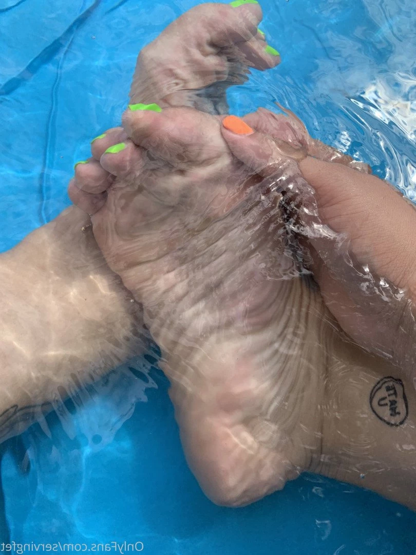 SERVINGBAREFEET [ servingfet ] Onlyfans leaked photo 5051978 on Hotleaks.tv