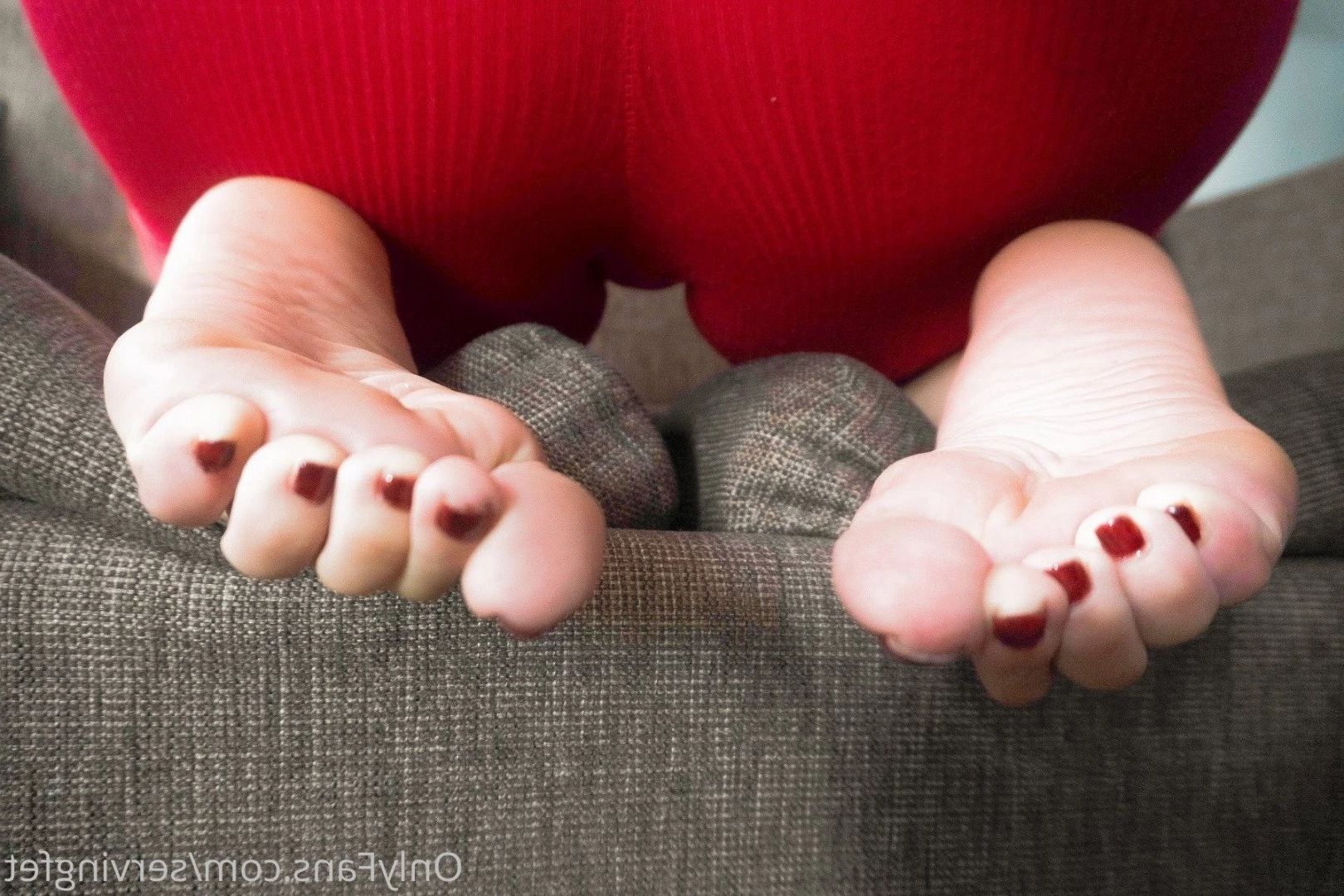 SERVINGBAREFEET [ servingfet ] Onlyfans leaked photo 5052326 on Hotleaks.tv