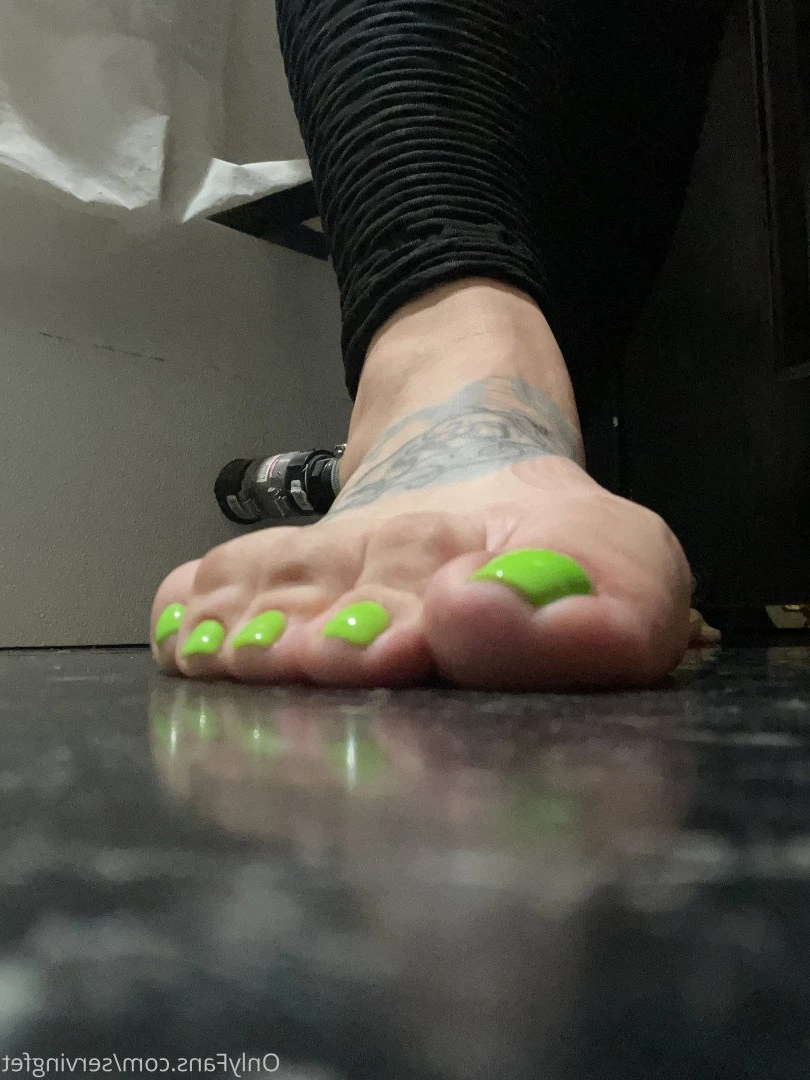 SERVINGBAREFEET [ servingfet ] Onlyfans leaked photo 5052620 on Hotleaks.tv