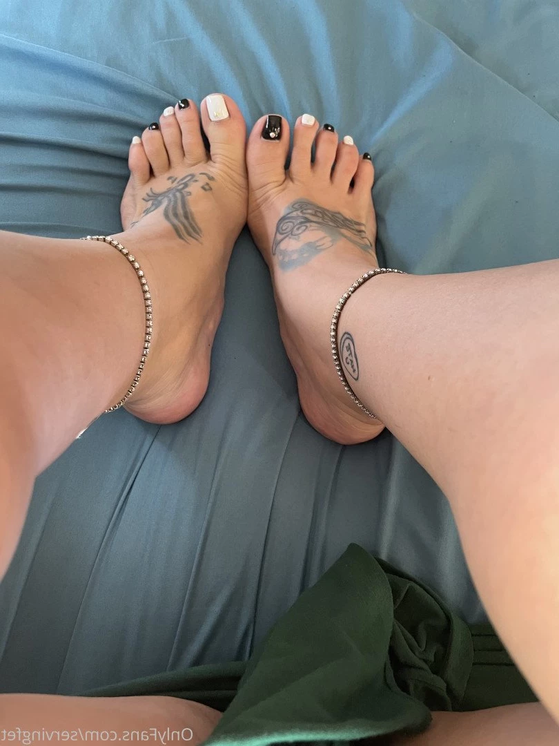 SERVINGBAREFEET [ servingfet ] Onlyfans leaked photo 5052946 on Hotleaks.tv