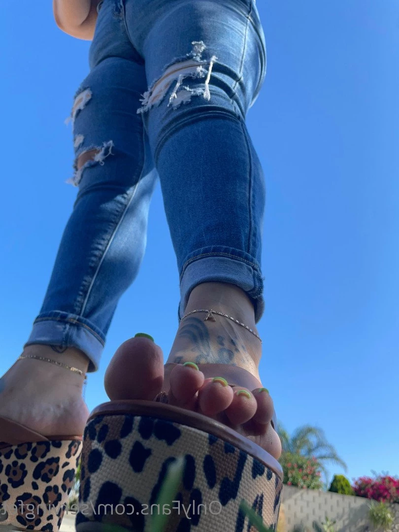 SERVINGBAREFEET [ servingfet ] Onlyfans leaked photo 5053086 on Hotleaks.tv
