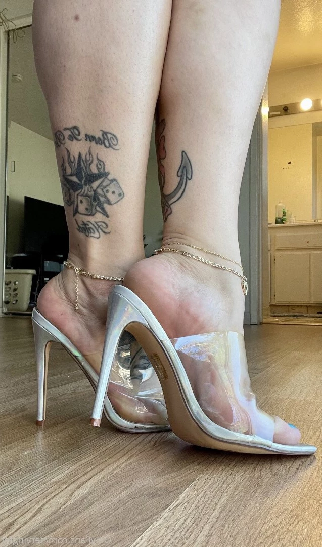 SERVINGBAREFEET [ servingfet ] Onlyfans leaked photo 5053182 on Hotleaks.tv